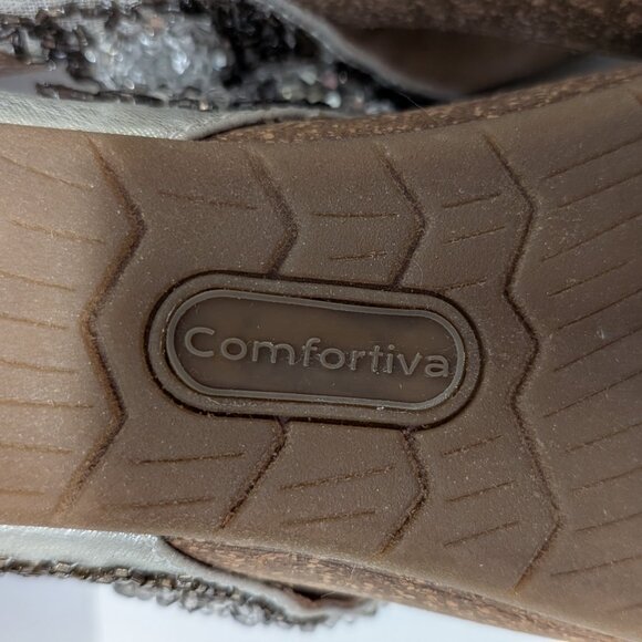 Comfortiva Sade Platform Beaded Sandals - Picture 13 of 14